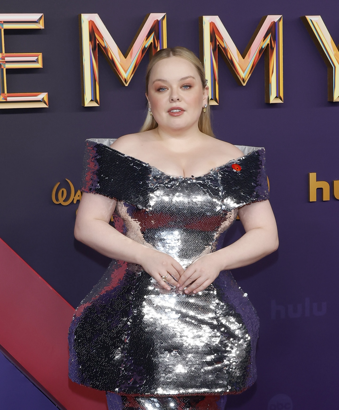 Рассматриваем лучшие бьюти-образы гостей «Эмми — 2024»