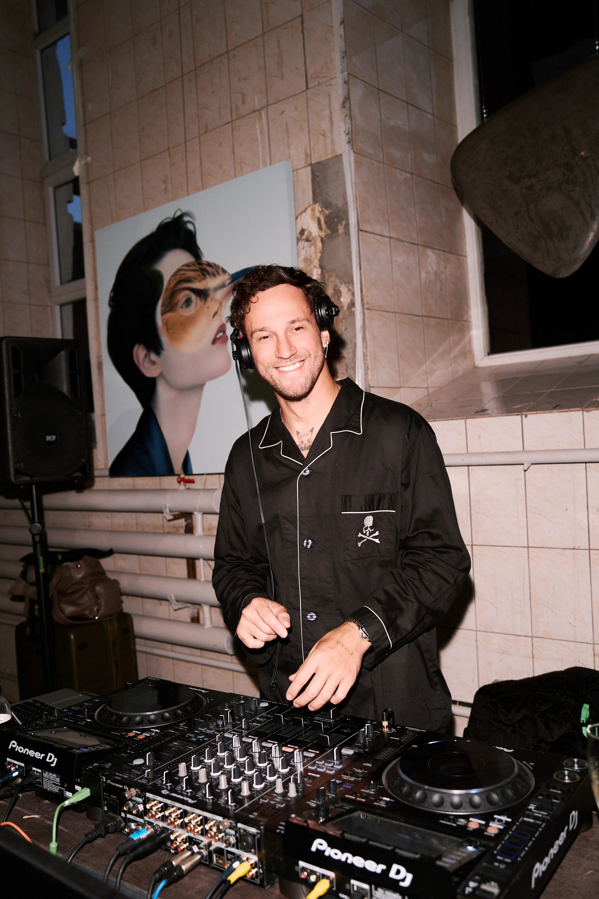 Леша Миронов